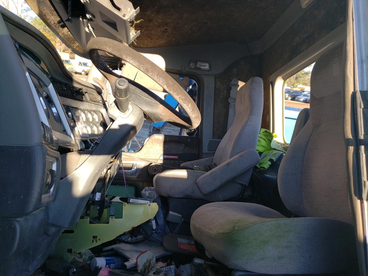 1NKDXPEX4EJ415687 · 2014 KENWORTH CONSTRUCTION · 5/10