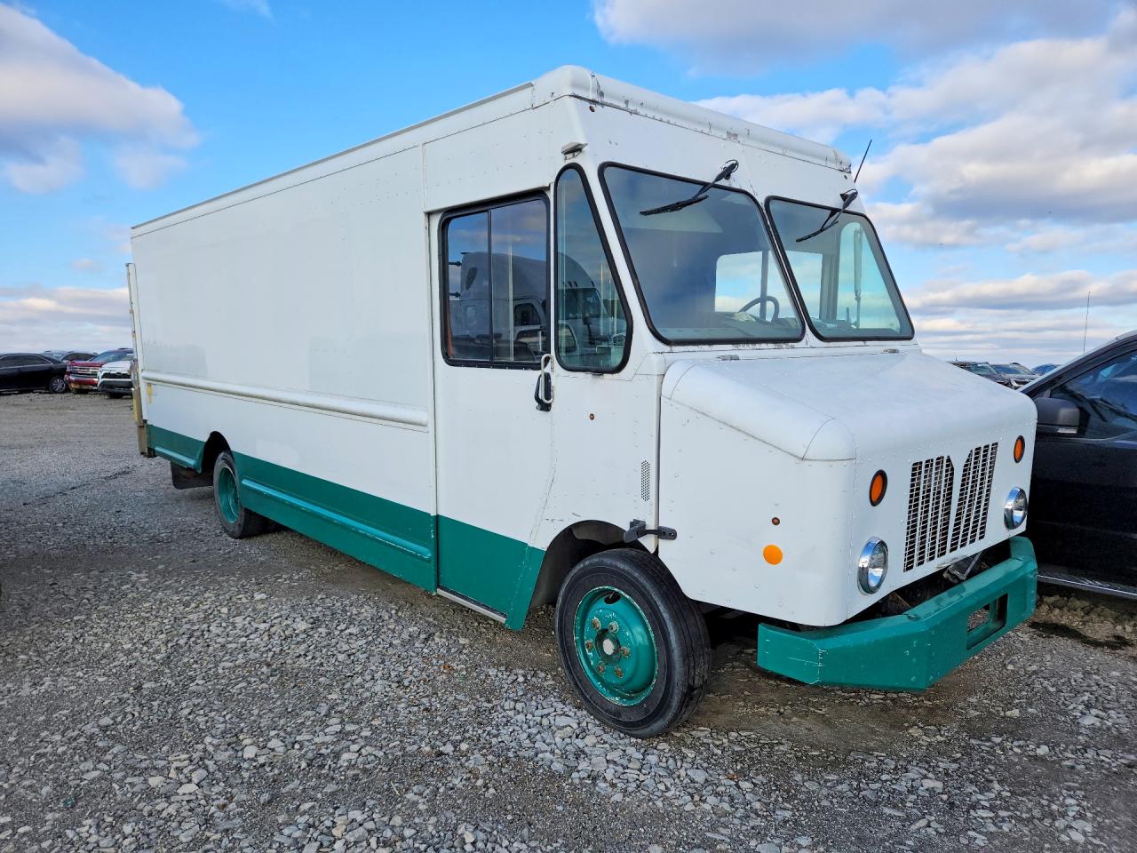 4UZAC2DV1ECFV2043 · 2015 FREIGHTLINER MT45 · 4/13