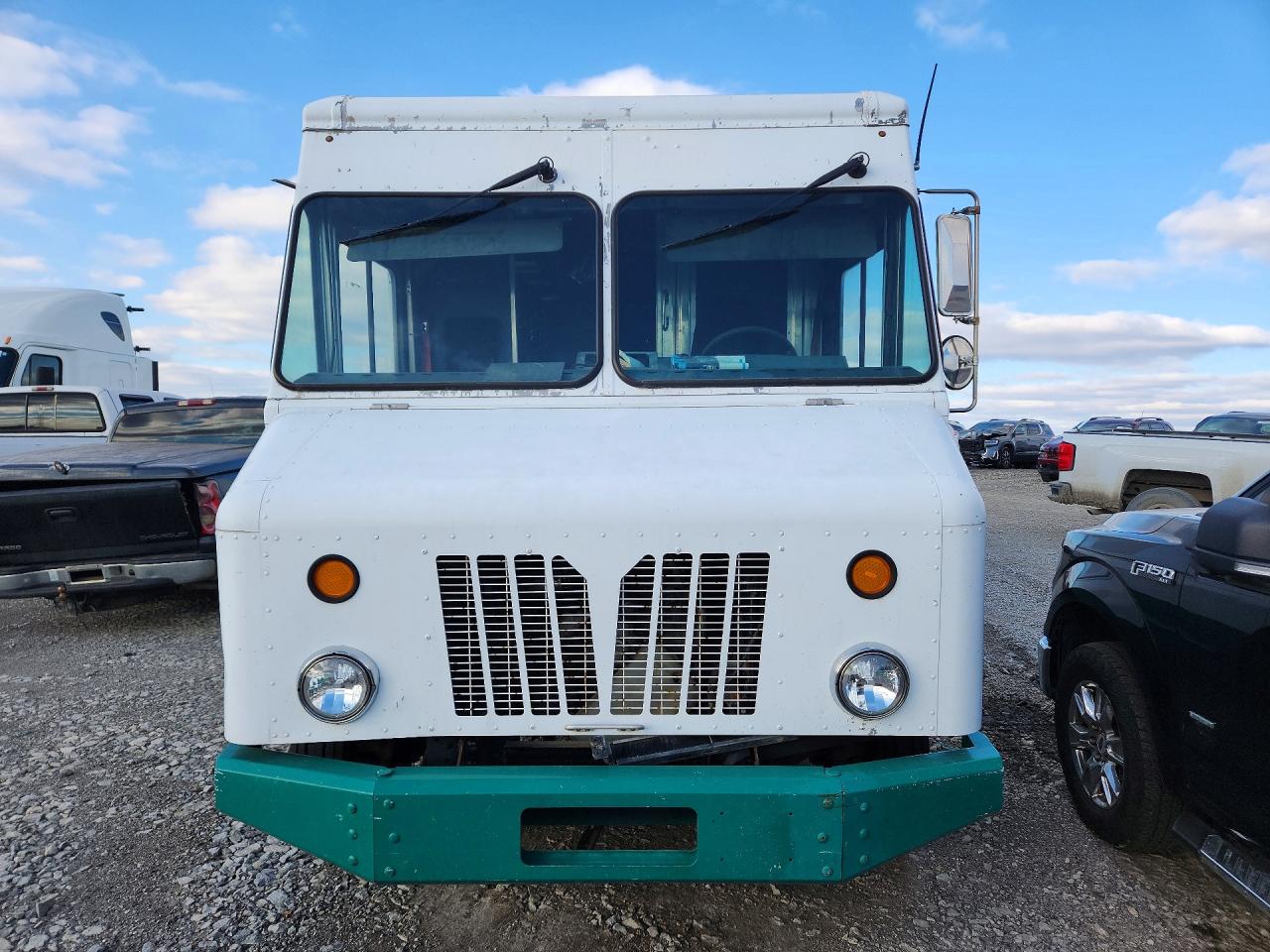 4UZAC2DV1ECFV2043 · 2015 FREIGHTLINER MT45 · 5/13
