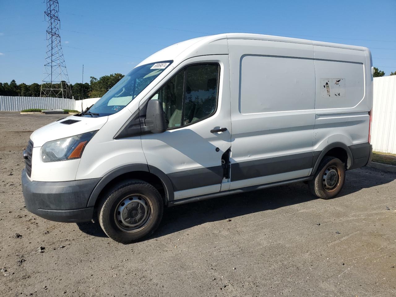 1FTYR1CM2FKA21376 · 2015 FORD TRANSIT