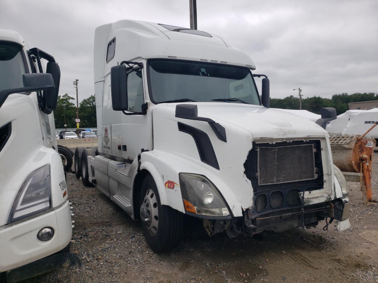 4V4NC9GH18N482610 · 2008 VOLVO VN