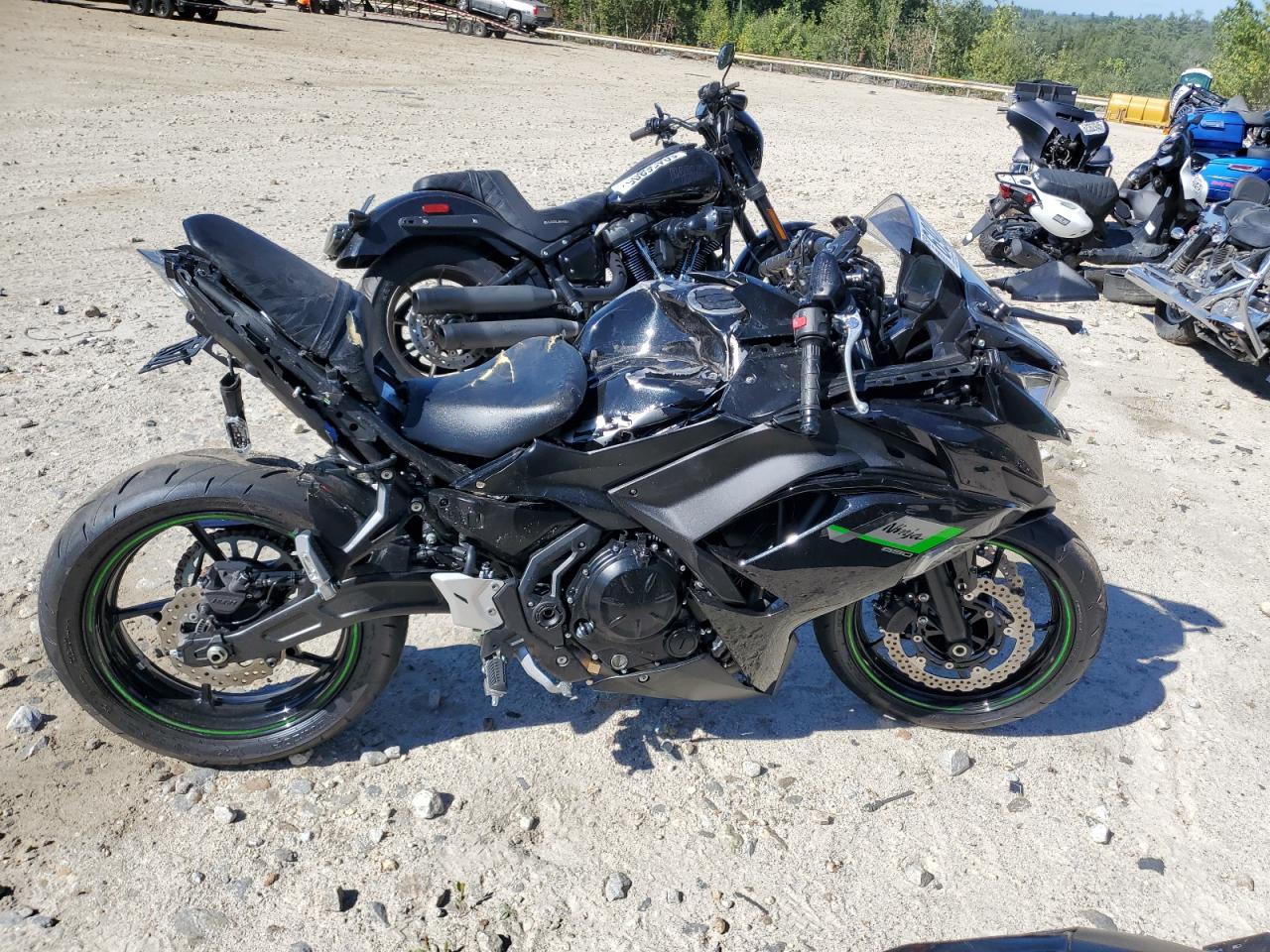 ML5EXER17SDAF4118 · 2025 KAWASAKI EX650