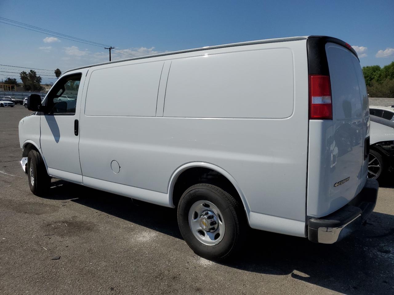1GCWGAF76R1290610 · 2024 CHEVROLET EXPRESS G2500 · 2/13