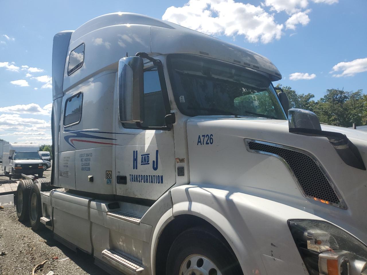 4V4NC9EH1HN972208 · 2017 VOLVO VN