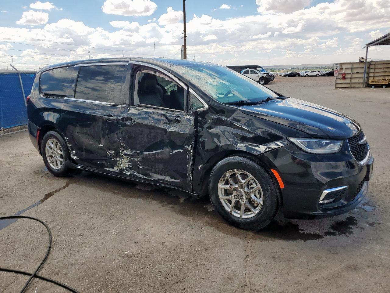 2C4RC1BG0PR627506 · 2023 CHRYSLER PACIFICA · 4/13