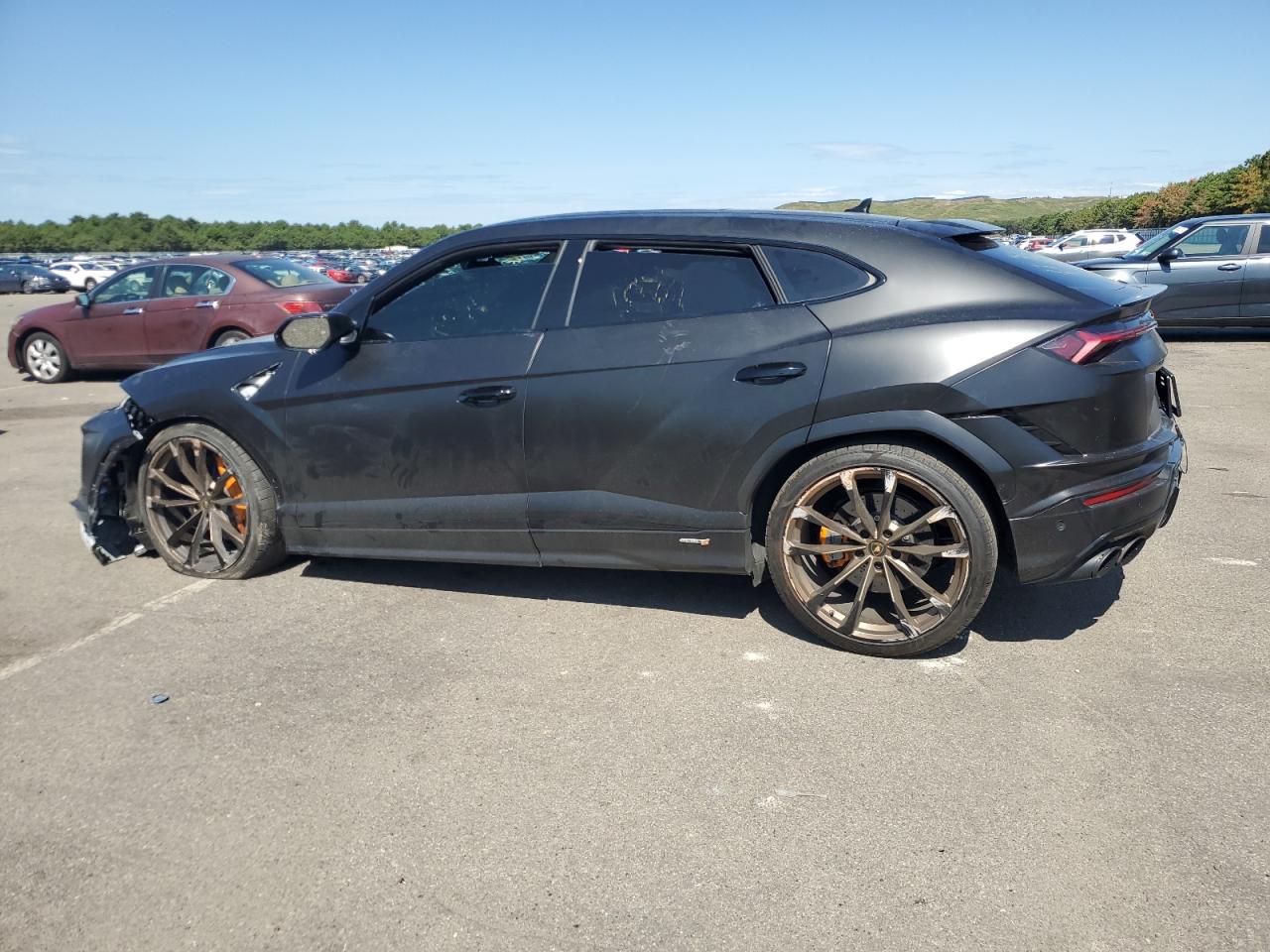 ZPBUB3ZL2RLA27960 · 2024 LAMBORGHINI URUS · 2/13