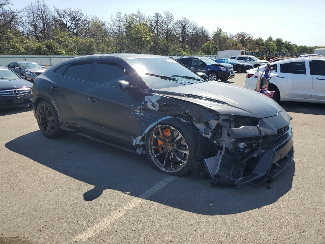 ZPBUB3ZL2RLA27960 · 2024 LAMBORGHINI URUS · 4/13