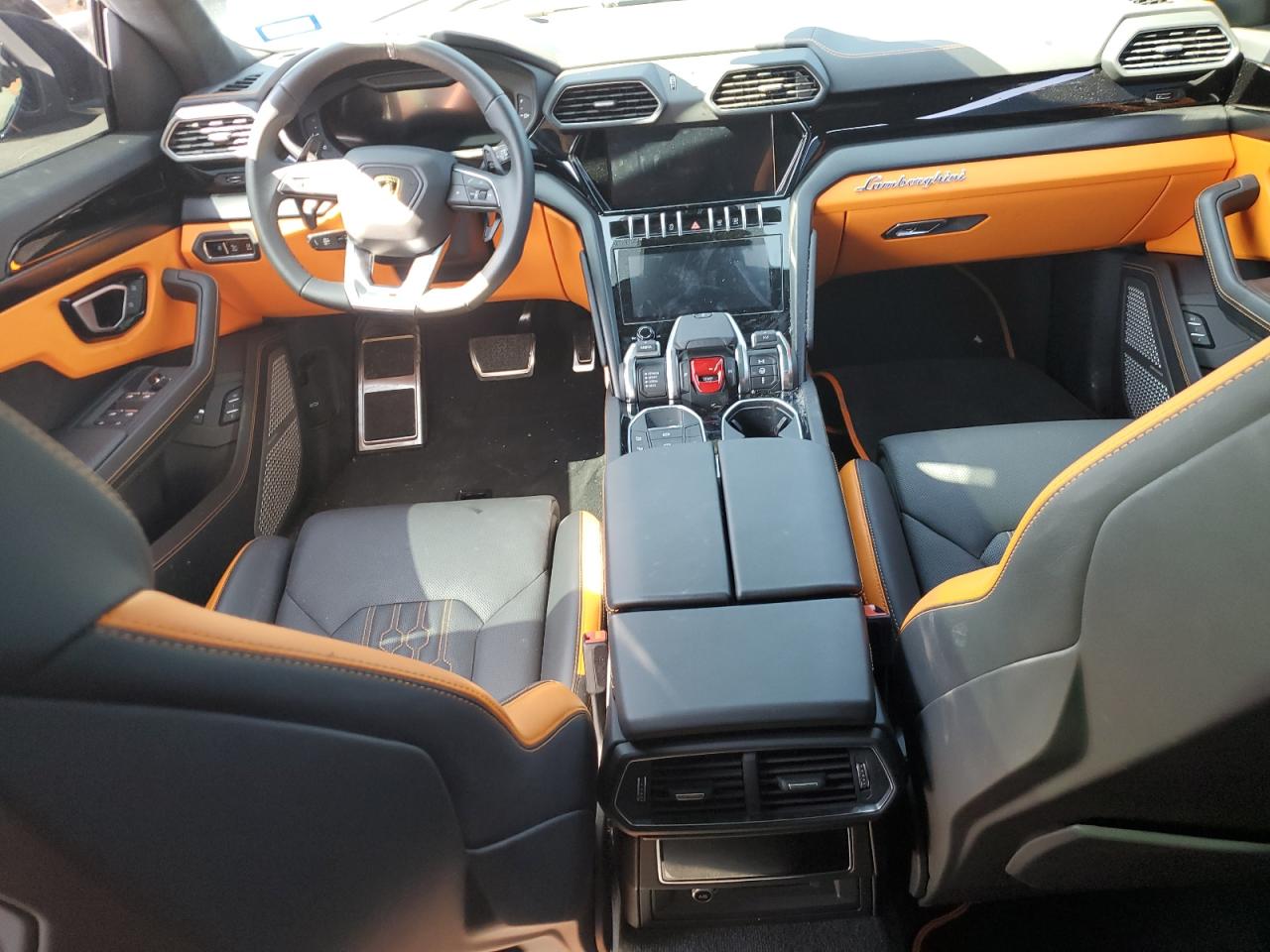 ZPBUB3ZL2RLA27960 · 2024 LAMBORGHINI URUS · 8/13