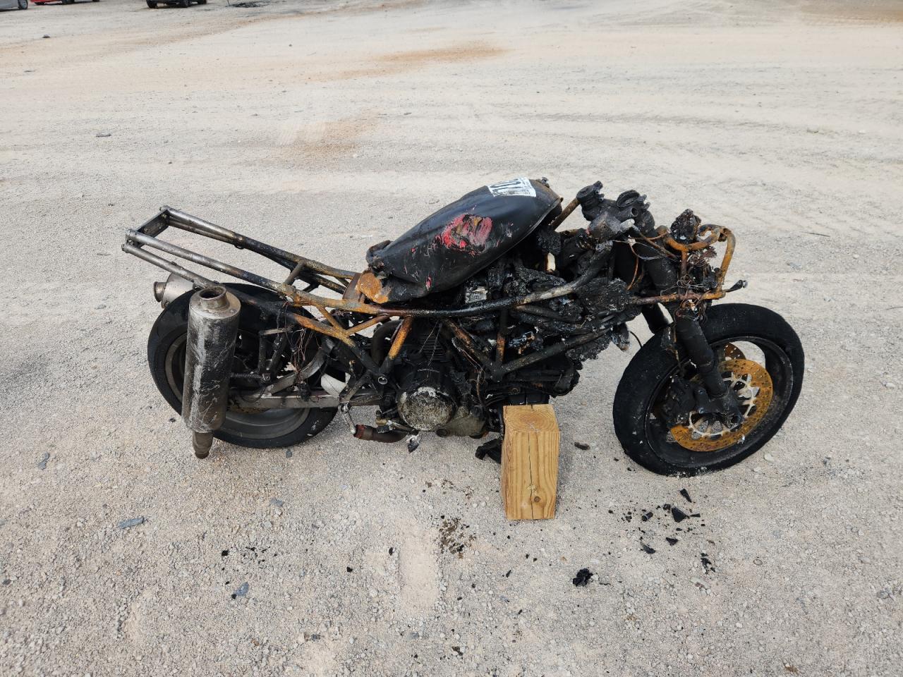ZDM1LAAN15B004795 · 2005 DUCATI SUPERSPORT