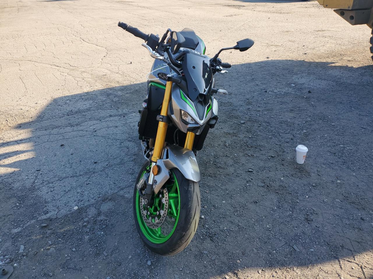ML5ZRDT1XSDA01657 · 2025 KAWASAKI ZR900 · 2/9