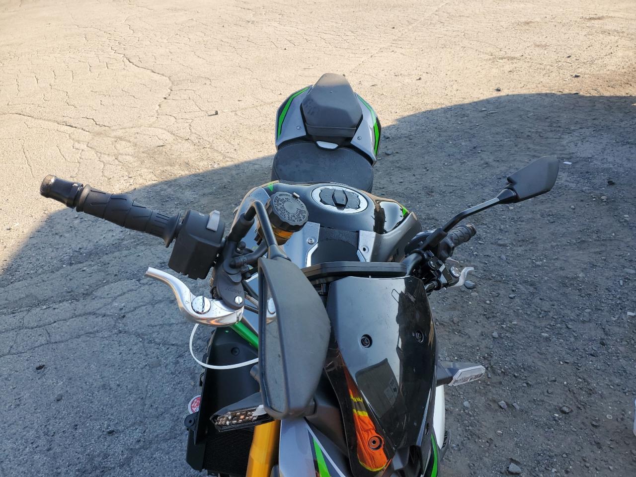 ML5ZRDT1XSDA01657 · 2025 KAWASAKI ZR900 · 5/9