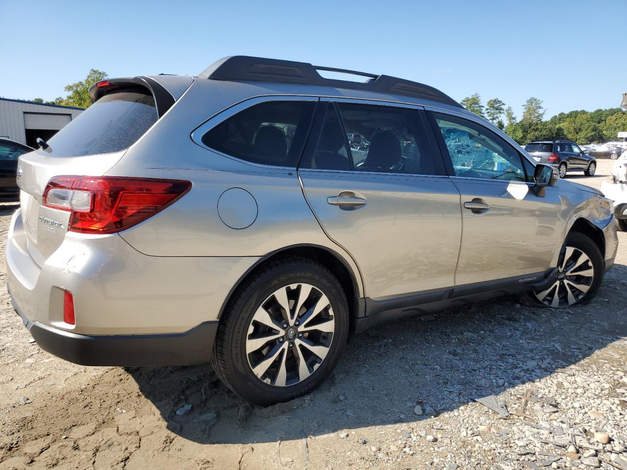 4S4BSAJC2F3232104 · 2015 SUBARU OUTBACK · 3/13