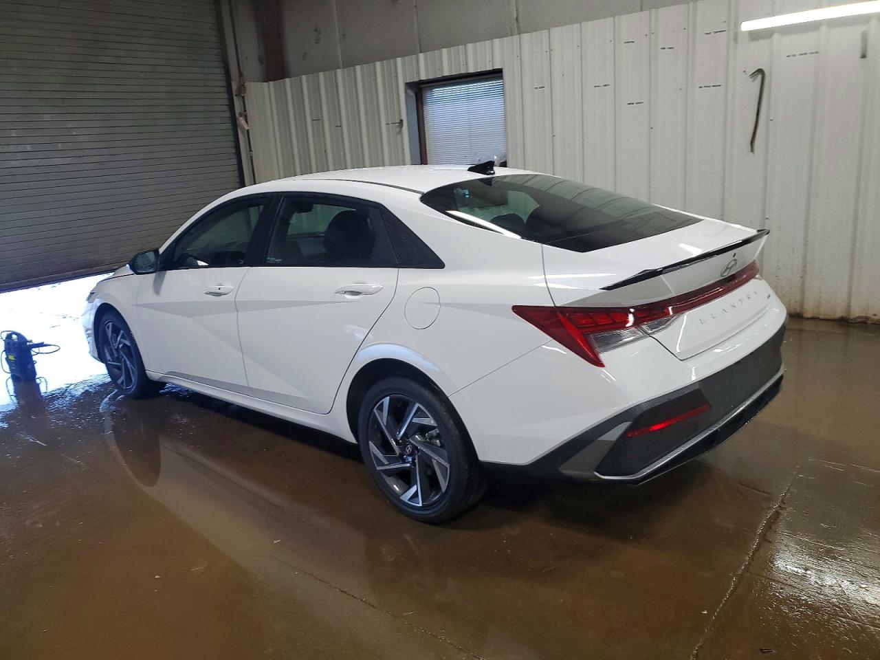 KMHLM4DJ7SU148620 · 2025 HYUNDAI ELANTRA HYBRID · 2/12