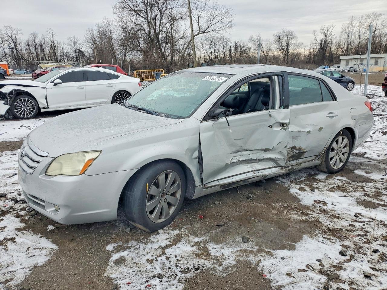 4T1BK36B75U028743 · 2005 TOYOTA AVALON