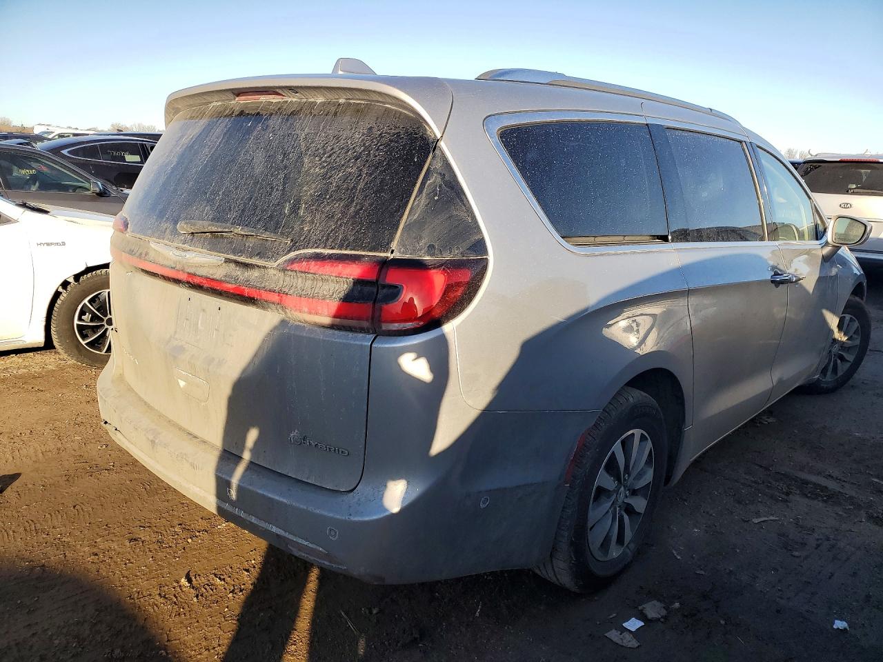 2C4RC1L76MR586129 · 2021 CHRYSLER PACIFICA · 3/12