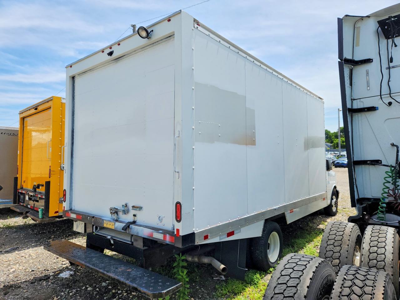 1HA3GTF70RN005046 · 2024 CHEVROLET EXPRESS · 3/13