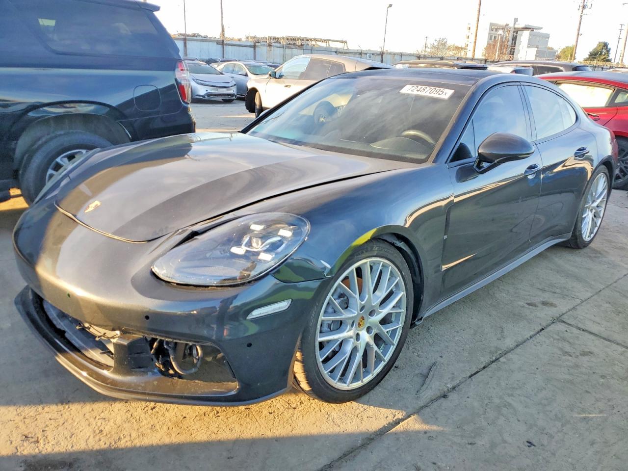 WP0AA2A72HL100409 · 2017 PORSCHE PANAMERA
