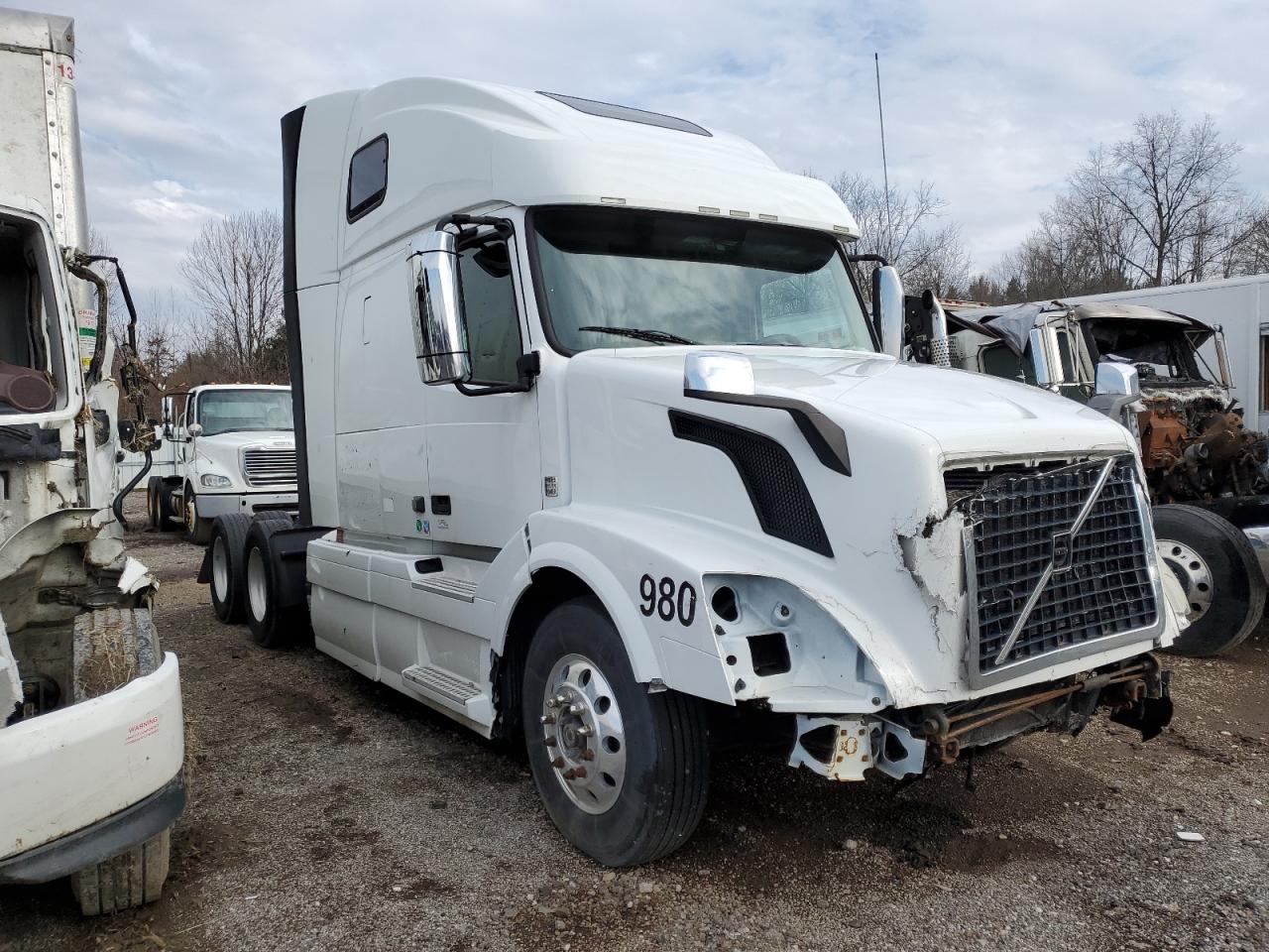 2015 VOLVO VN