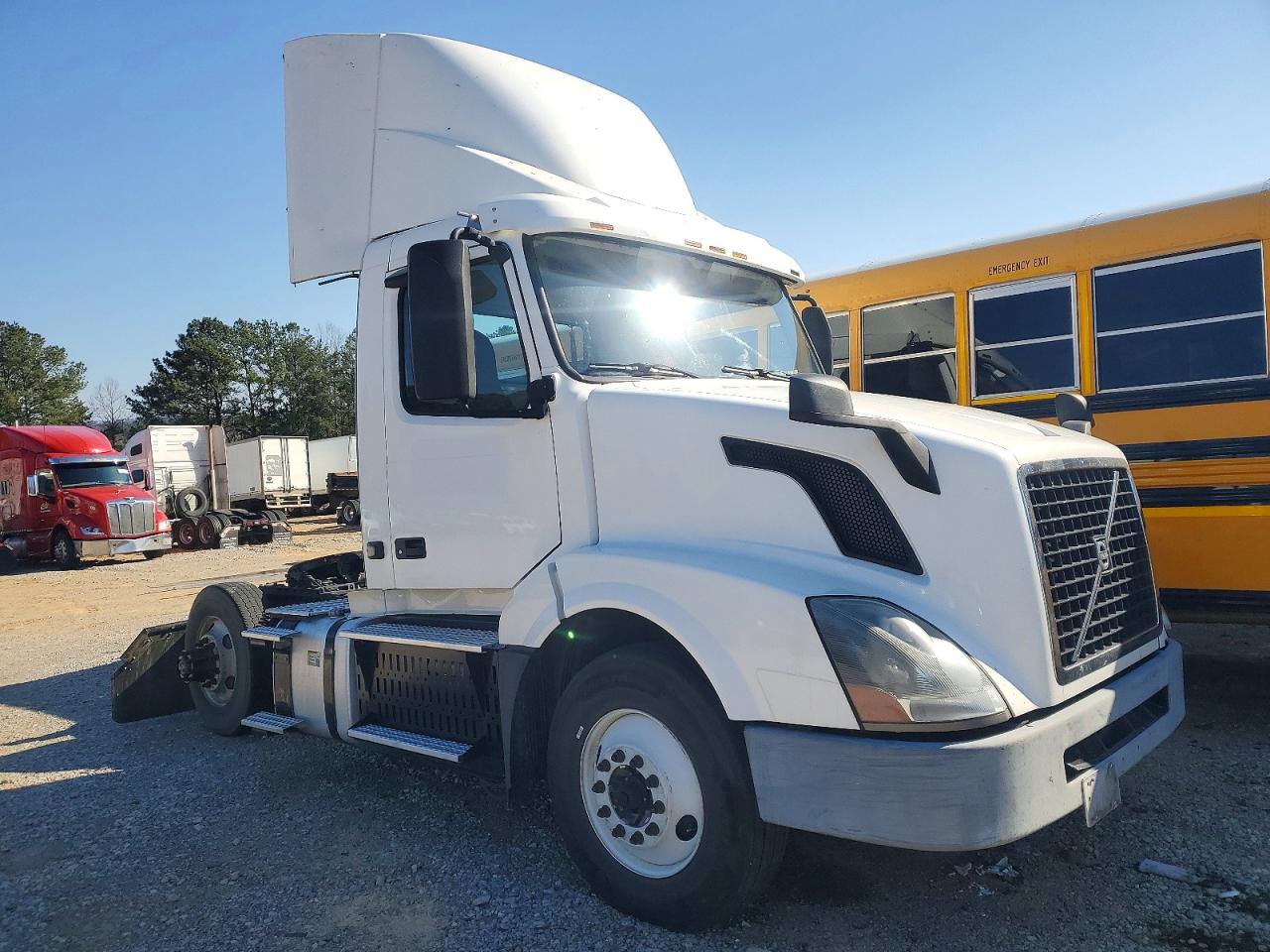 4V4N39TG4HN988025 · 2017 VOLVO VNL