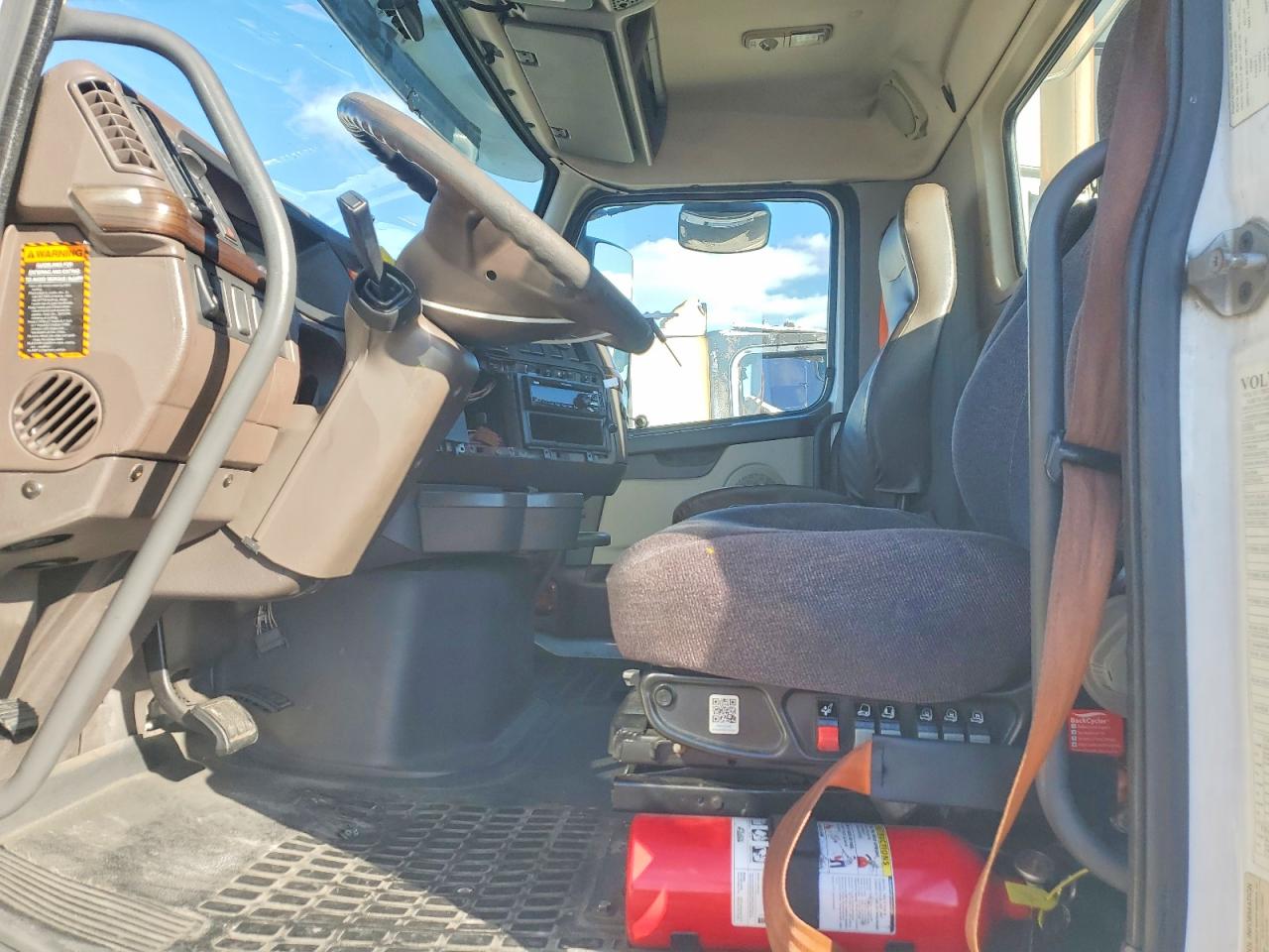 4V4N39TGXGN965623 · 2016 VOLVO VN VNL