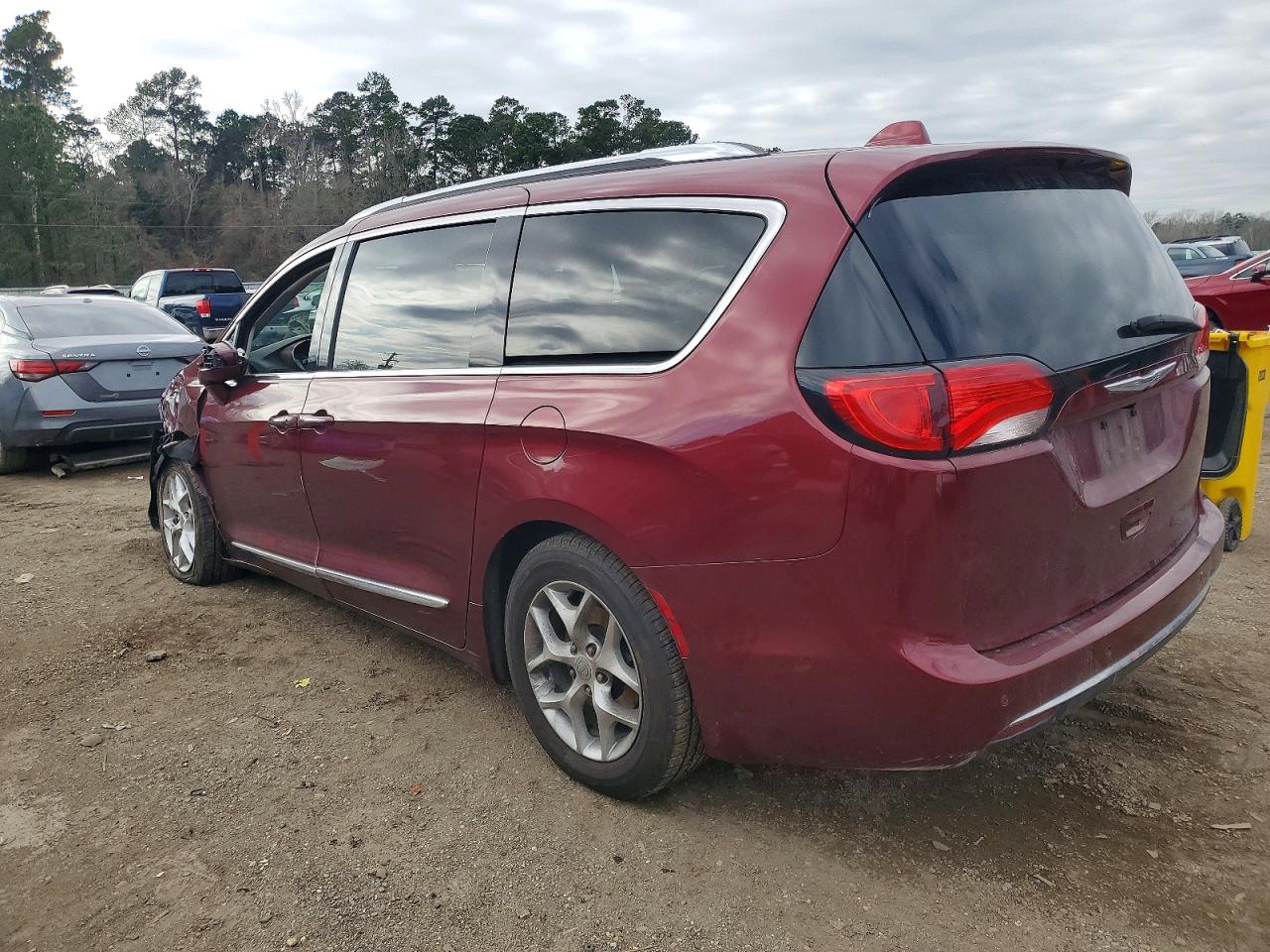 2C4RC1EG1HR634560 · 2017 CHRYSLER PACIFICA · 2/13