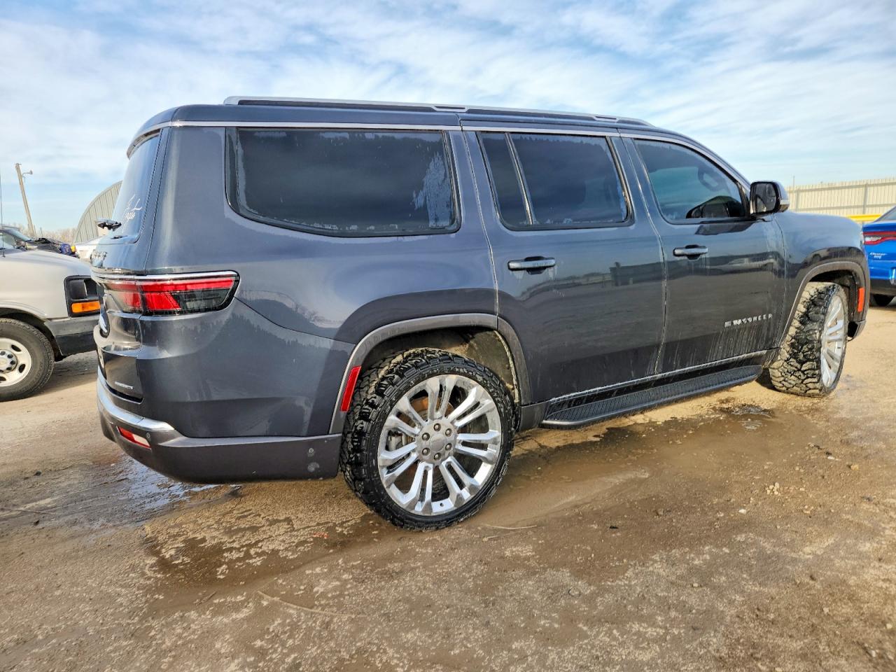 1C4SJVAT4NS201648 · 2022 JEEP WAGONEER · 3/13