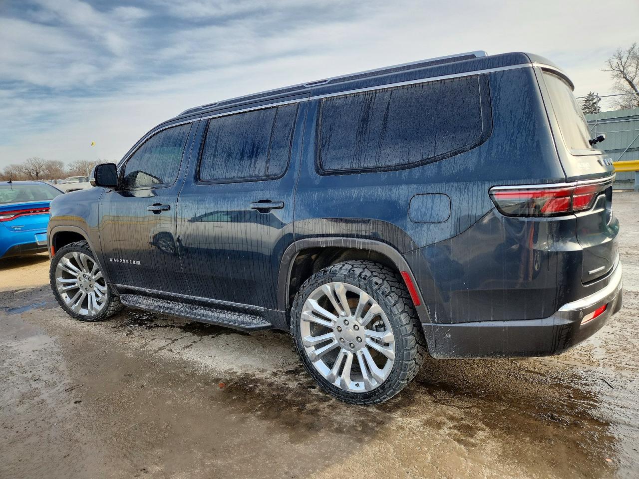 1C4SJVAT4NS201648 · 2022 JEEP WAGONEER · 2/13