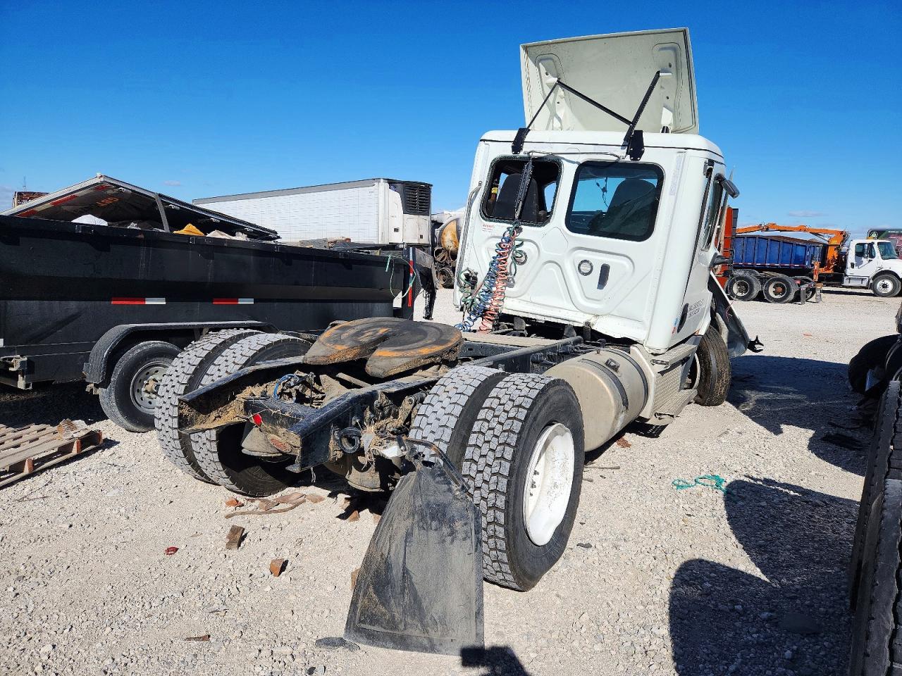 3AKBHSDV5NSNP1652 · 2022 FREIGHTLINER CASCADIA · 4/10