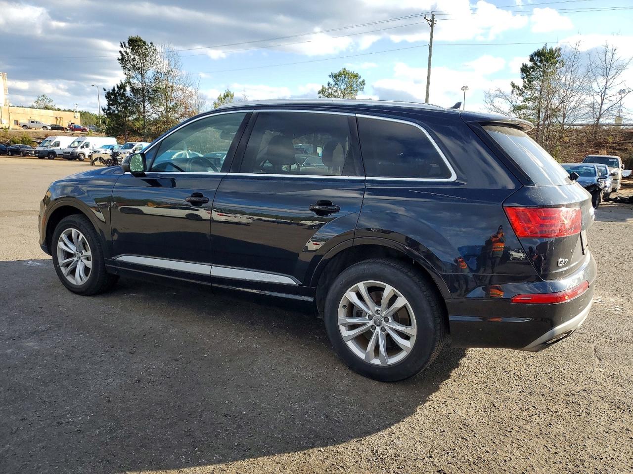 WA1LAAF73HD021802 · 2017 AUDI Q7 · 2/13