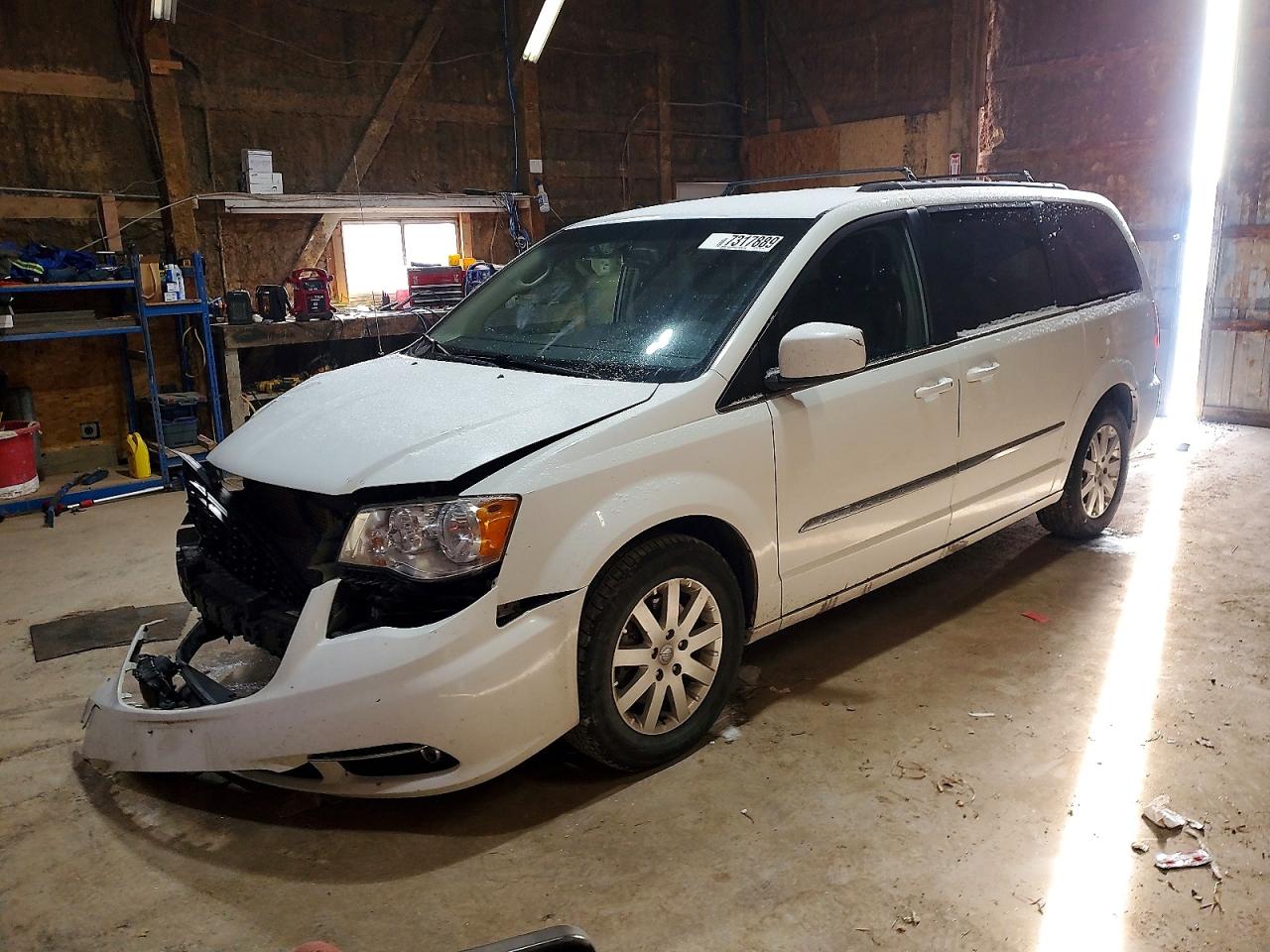 2C4RC1BG4FR577272 · 2015 CHRYSLER TOWN & COUNTRY