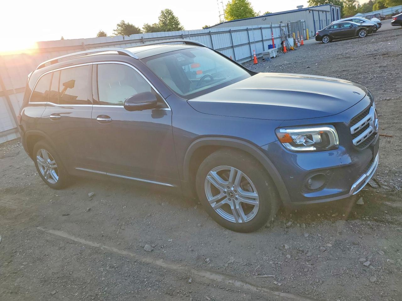 W1N4M4HB5NW182844 · 2022 MERCEDES-BENZ GLB · 4/13
