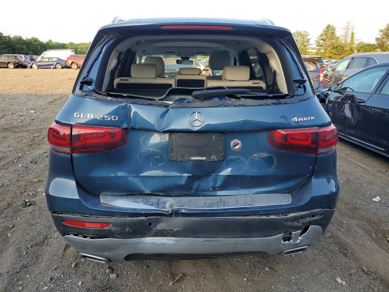 W1N4M4HB5NW182844 · 2022 MERCEDES-BENZ GLB · 6/13