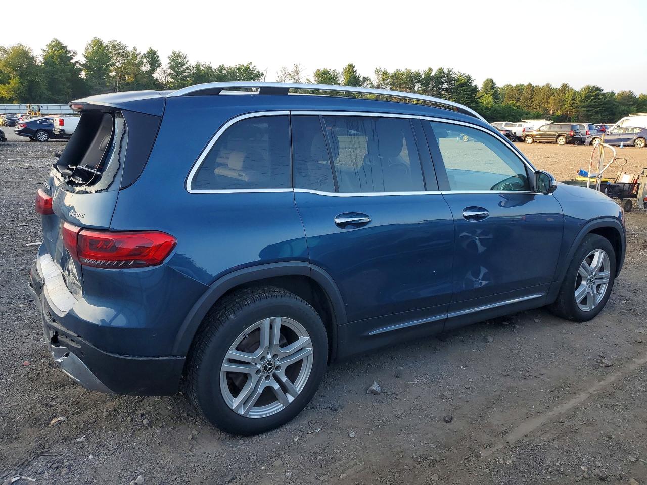 W1N4M4HB5NW182844 · 2022 MERCEDES-BENZ GLB · 3/13