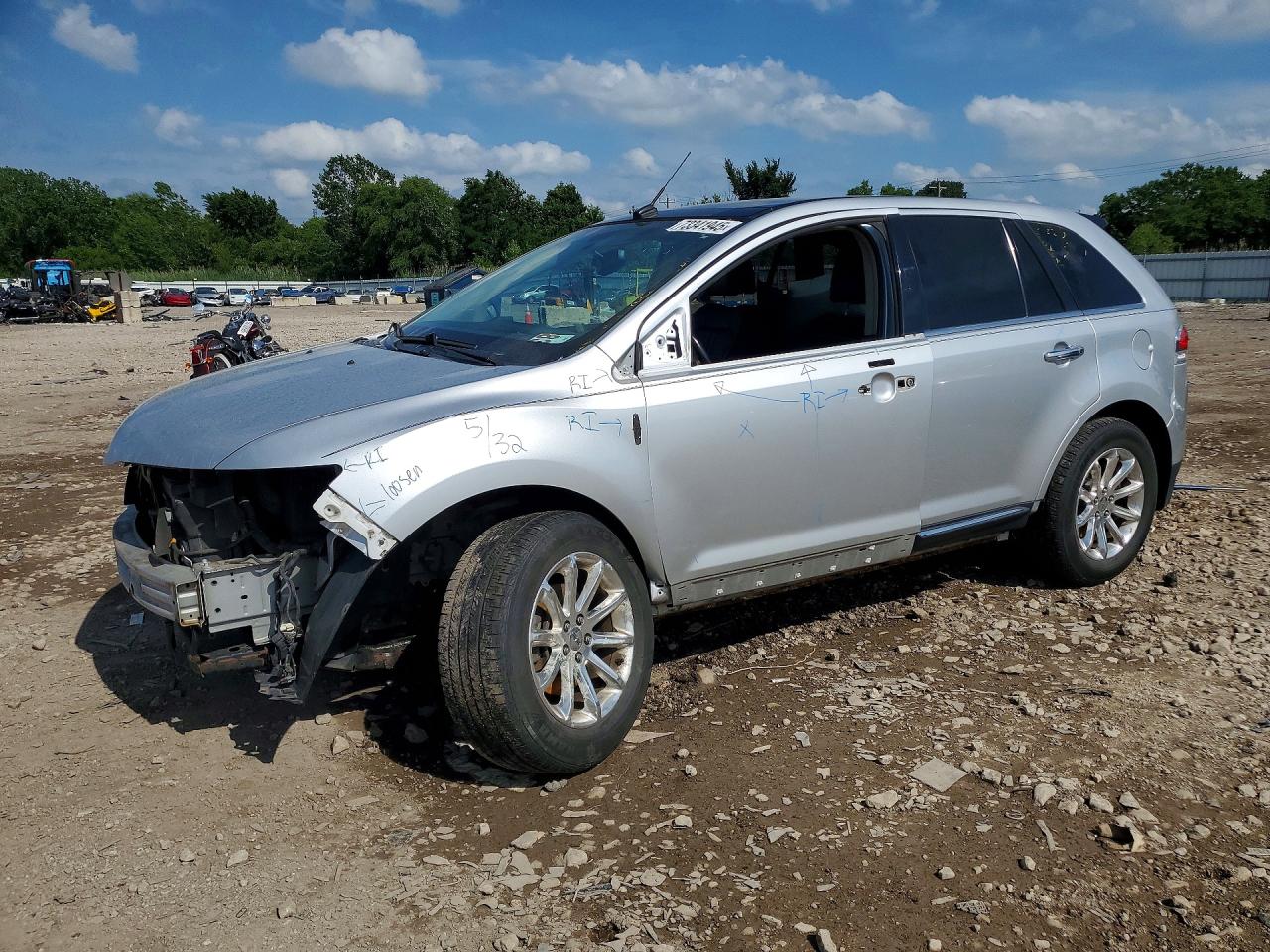 2LMDJ8JK0BBJ26843 · 2011 LINCOLN MKX