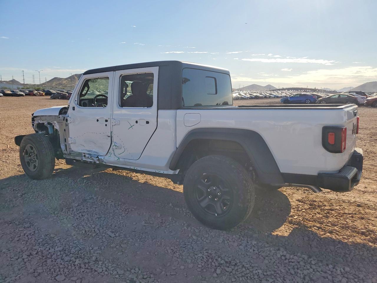1C6PJTAG1TL161556 · 2026 JEEP GLADIATOR · 2/13