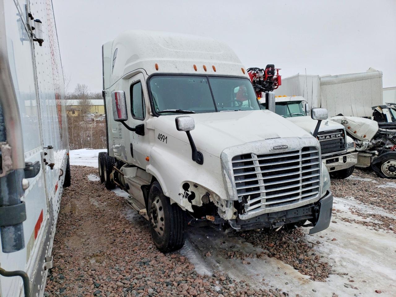 2019 FREIGHTLINER CASCADIA 1