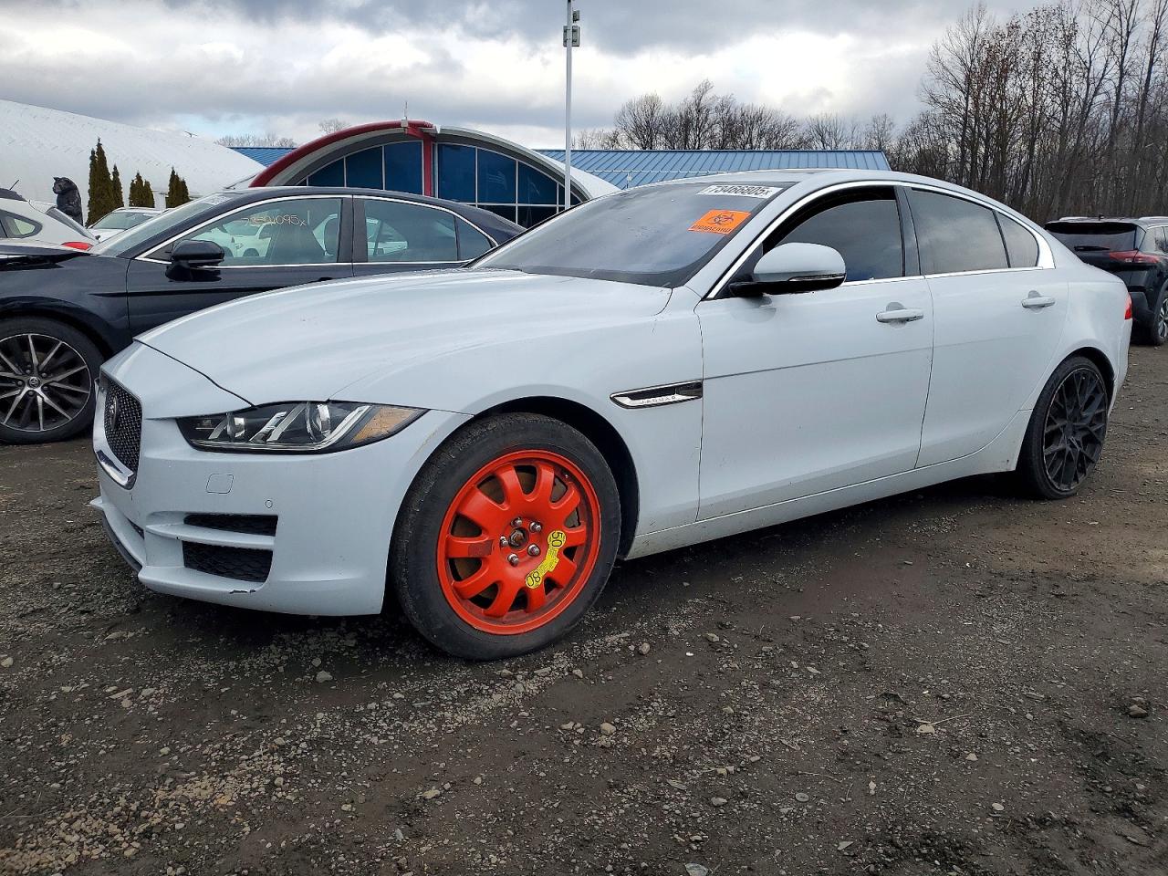 SAJAN4EV3JCP17768 · 2018 JAGUAR XE