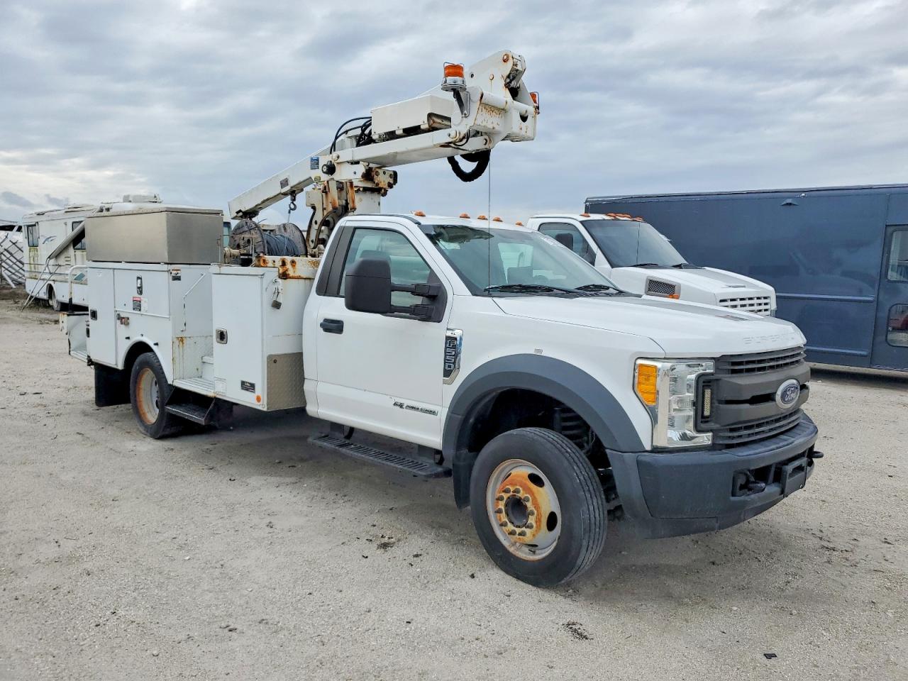 1FDUF5GT4HEB94166 · 2017 FORD F550