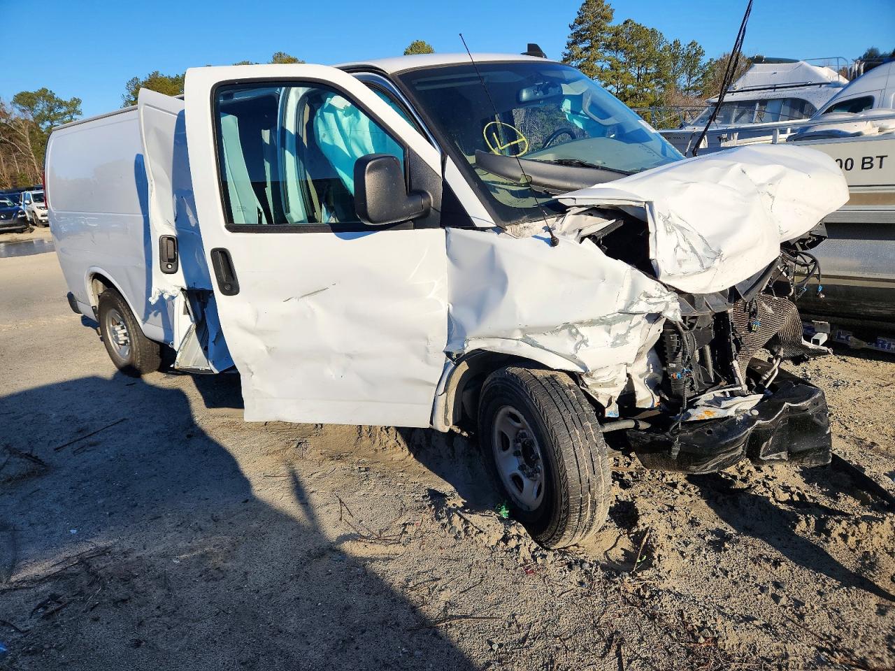 1GCZGHF75N1237543 · 2022 CHEVROLET EXPRESS G3500 · 4/13