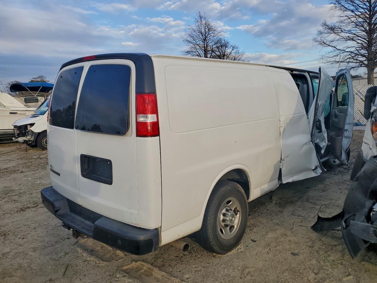 1GCZGHF75N1237543 · 2022 CHEVROLET EXPRESS G3500 · 3/13