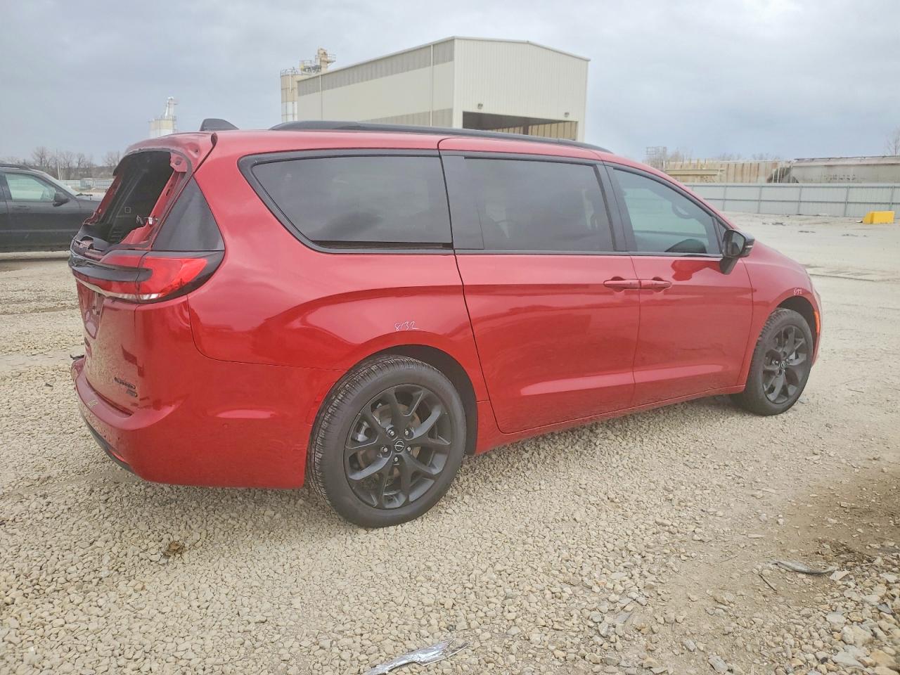 2C4RC3GG4SR573365 · 2025 CHRYSLER PACIFICA · 3/13