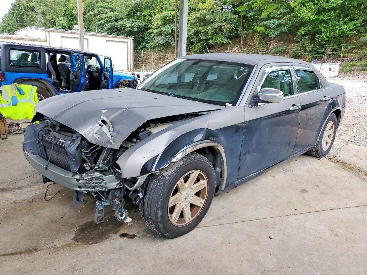2C3JA53G45H587883 · 2005 CHRYSLER 300