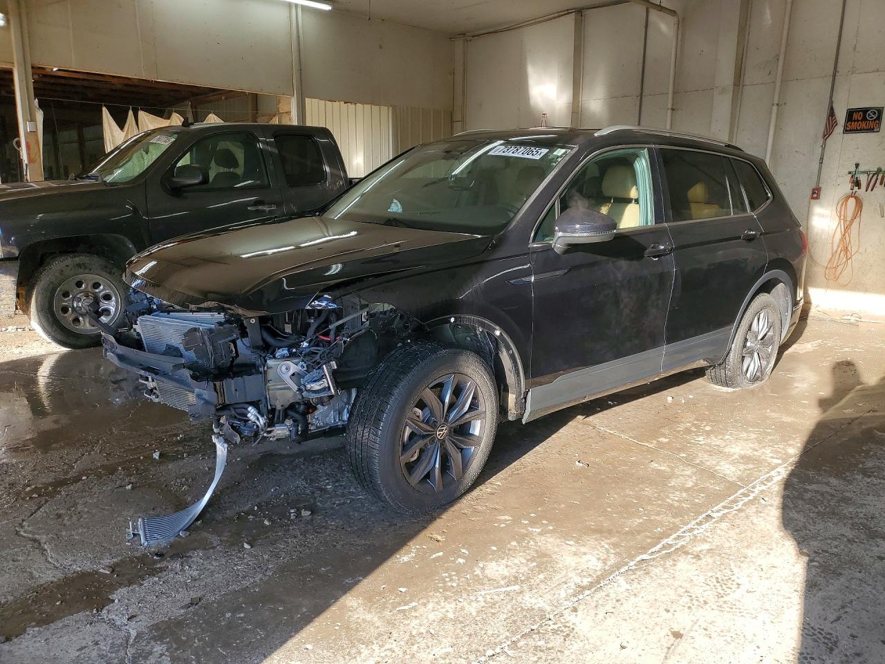 3VV3B7AX0PM067069 · 2023 VOLKSWAGEN TIGUAN