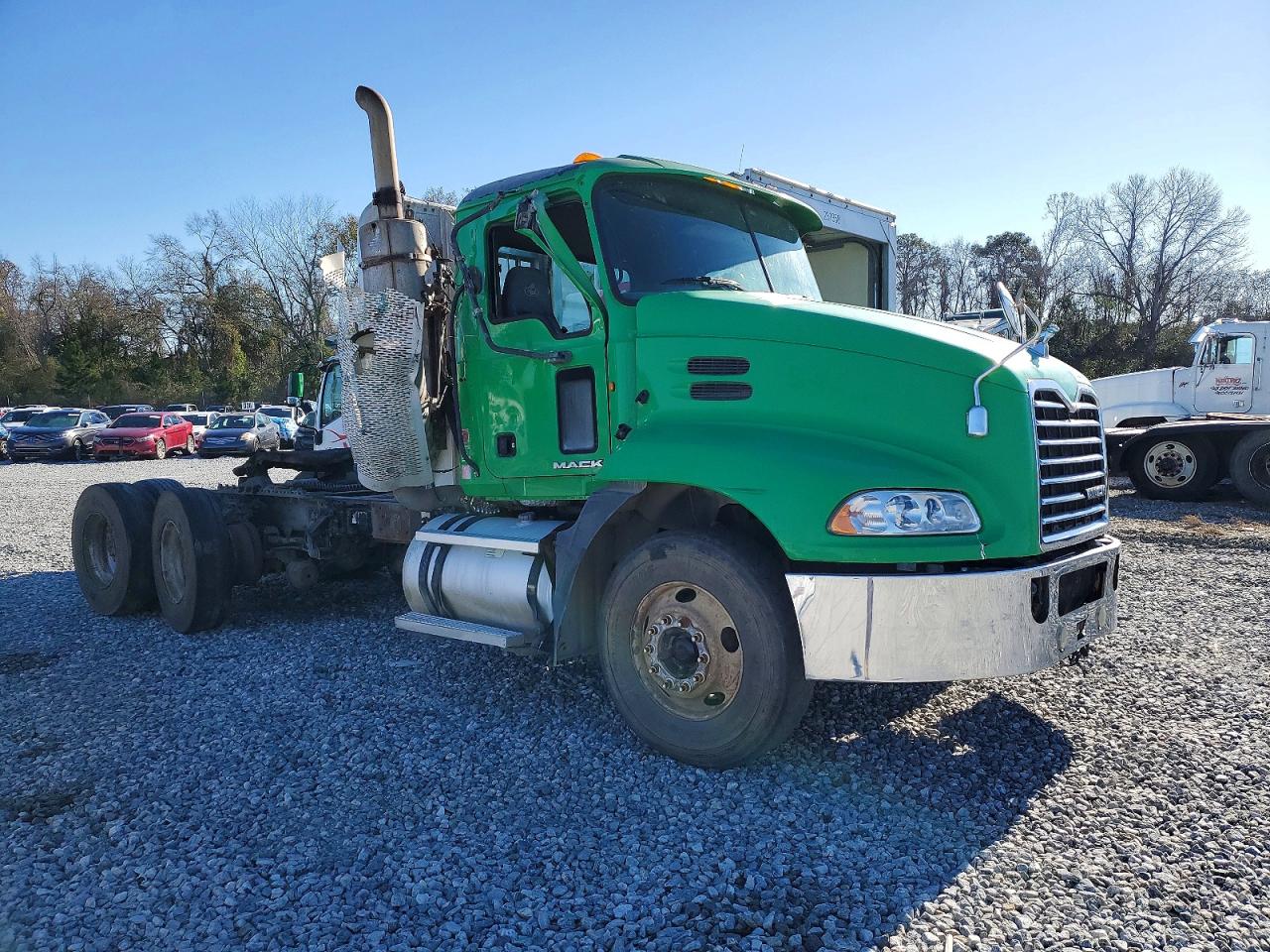 2011 MACK 600 CXU600