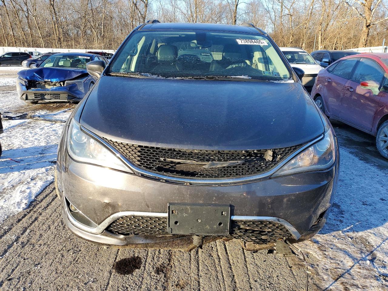 2C4RC1BG6HR733735 · 2017 CHRYSLER PACIFICA · 5/13