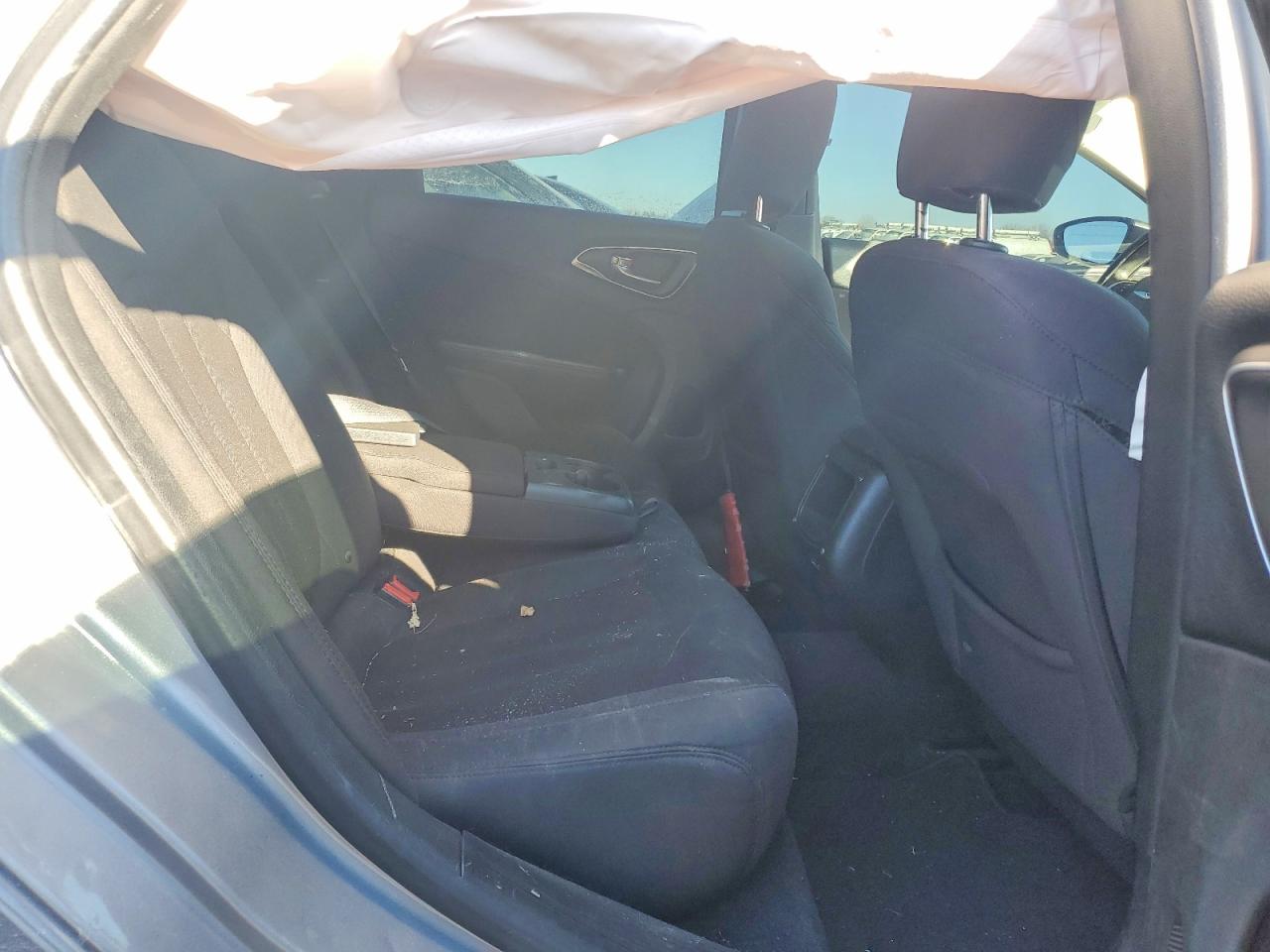 1C3CCCAB2FN542349 · 2015 CHRYSLER 200 · 10/13