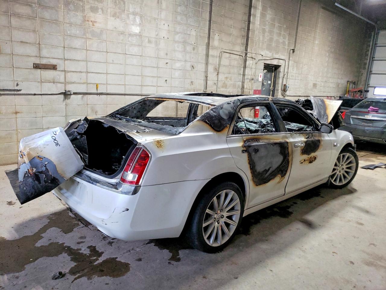 2C3CCAKT3CH143370 · 2012 CHRYSLER 300C · 3/11