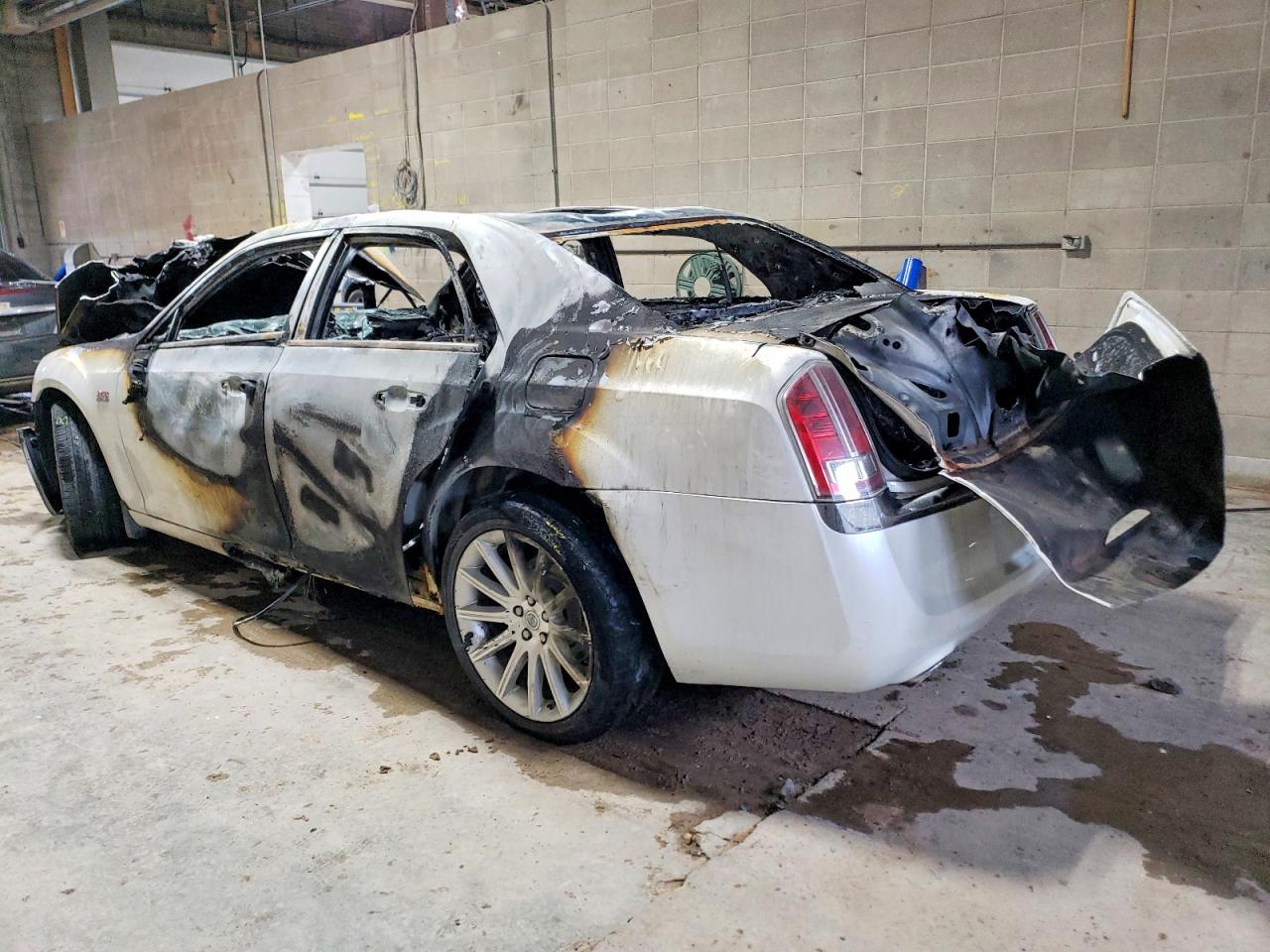 2C3CCAKT3CH143370 · 2012 CHRYSLER 300C · 2/11