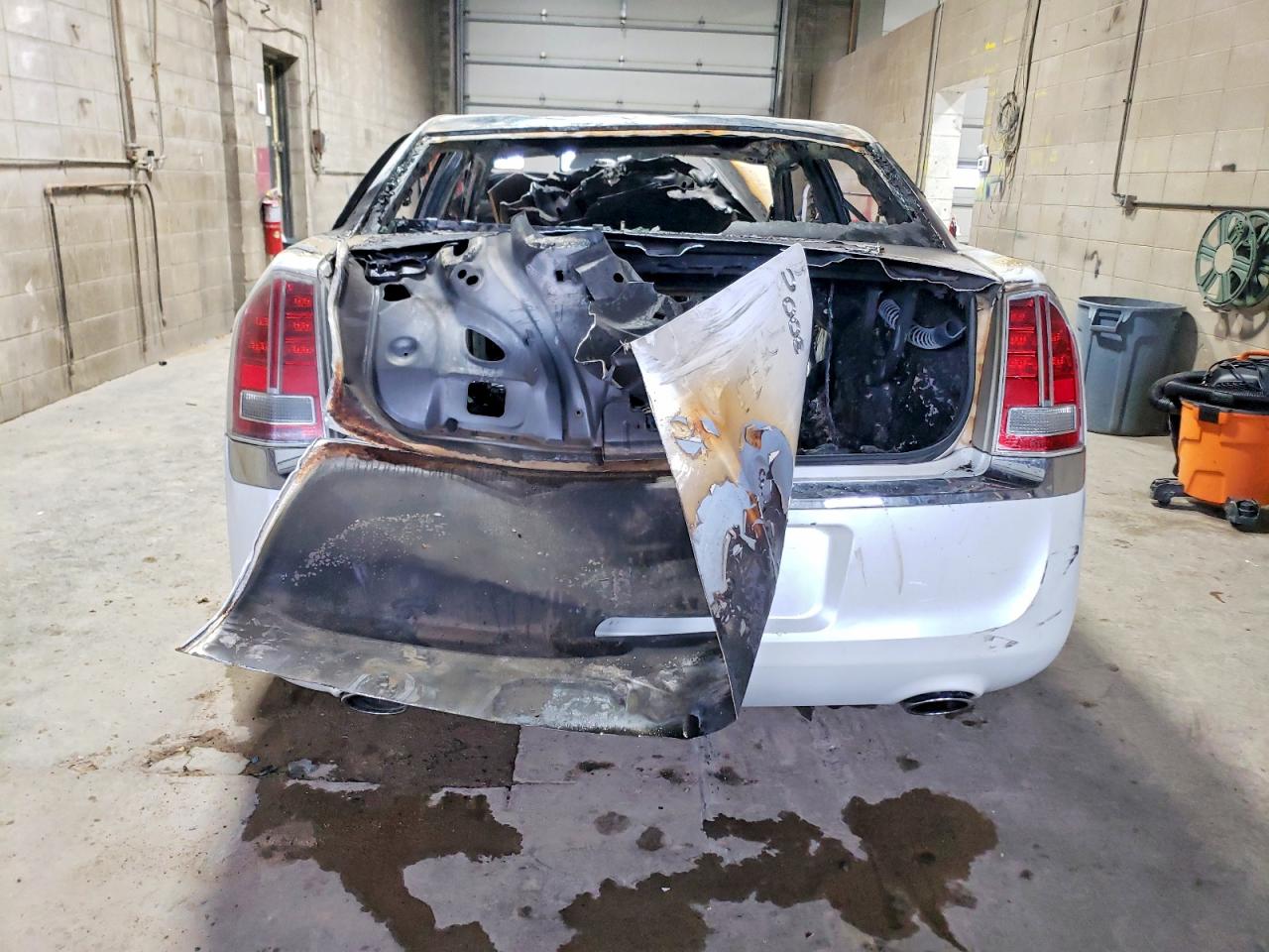 2C3CCAKT3CH143370 · 2012 CHRYSLER 300C · 6/11