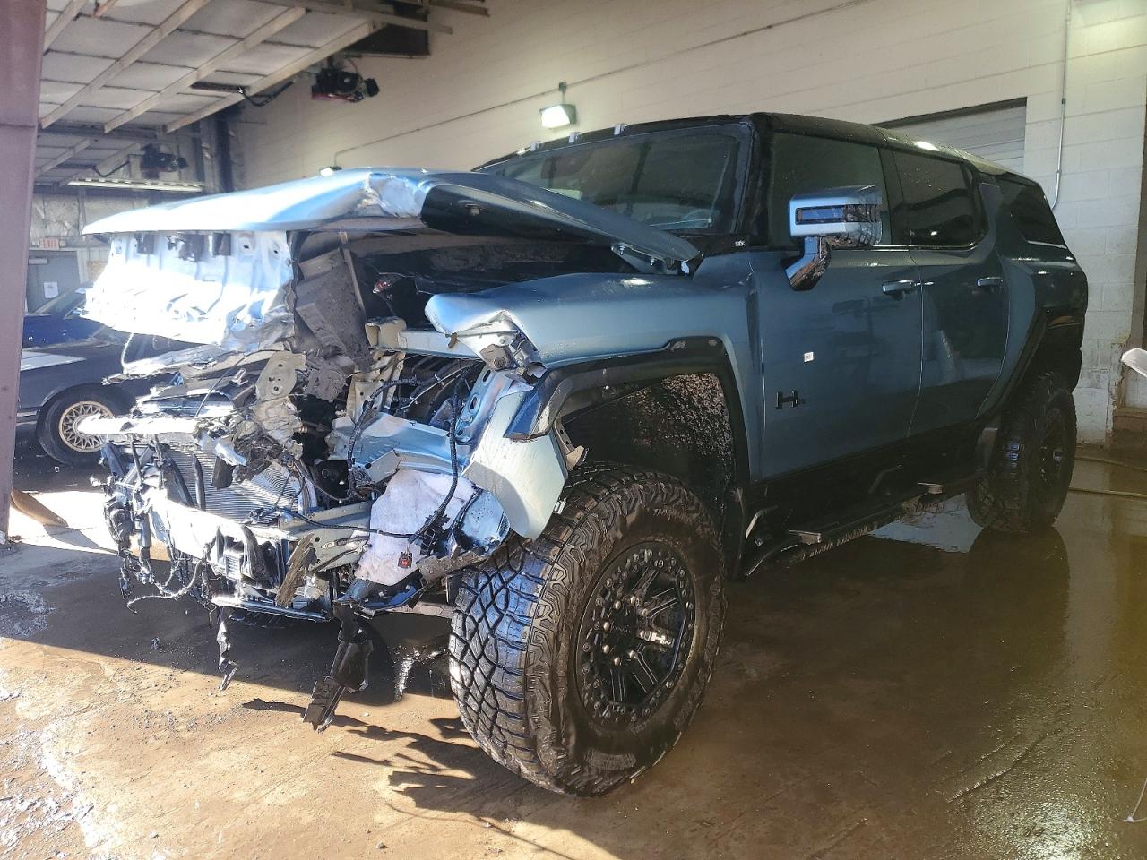 1GKB0SDC8RU109163 · 2024 GMC HUMMER SUV